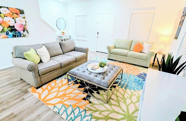 3 bedroom - Fully stocked - Sleeps 8 - in Kendleton