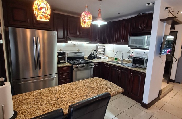 3 bedroom house in condominium