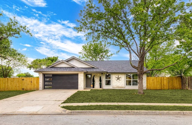 3-bedroom house in cool Round Rock with WiFi, AC. Beautifully decorated!