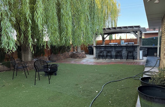 3-bedroom house in superb Roswell with AC