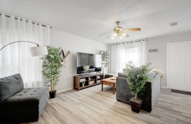 3 Bedroom House with 4 Beds and Tesla charger