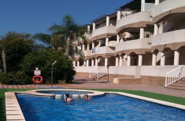 3 BEDROOM LUXURY PENTHOUSE, BEACH & GOLF & POOL, WIFI, Large TV/SATELLITE,GARAGE