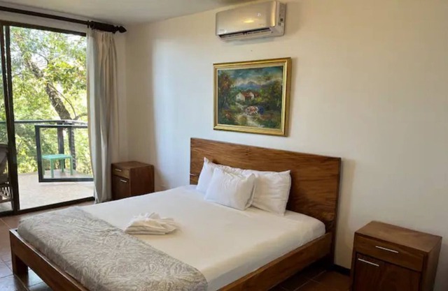 3 Bedroom Ocean View walk to downtown tamarindo.