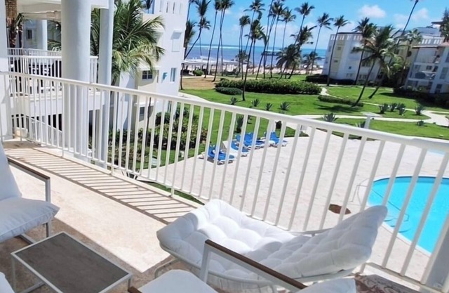 3-bedroom oceanview apartment in Playa Turquesa in Punta Cana with AC and wifi