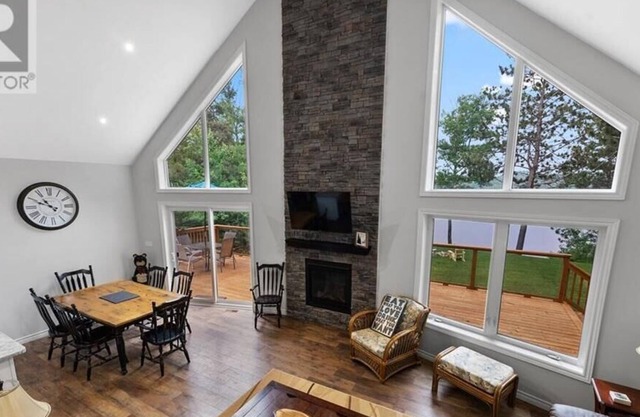 3 bedroom open concept Lake front house with shallow entry, sandy bottom beach