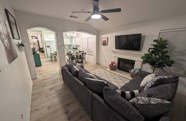 3-bedroom vacation home just 18 minutes from Lake Travis