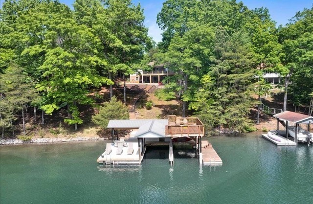 3 Bedrooms, 1 Flex Room, 3 Bathrooms! Great Dock! 2 Kayaks, Canoe & Paddleboard! Pet Friendly! Come