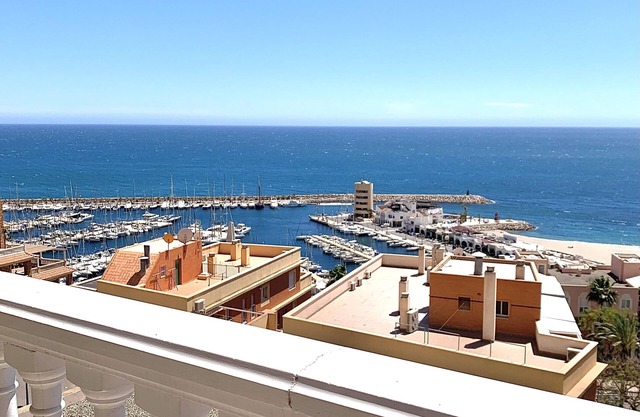 3 bedrooms - Balcony and panoramic sea view. Sleeps up to 8 - WIFI