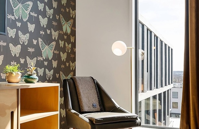 3 Double Rooms With City View at Arrive Austin!