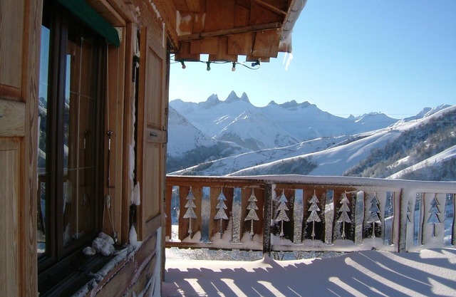 3 * duplex apartments in Savoyard chalet in the heart of the Sybelles area