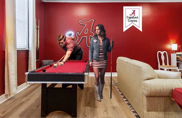 3 KING Beds Hot Tub & Game Room Batting Cage Close to UA & River Run Park