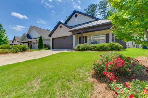 3 Mi to Campus Auburn Home with Deck and Fire Pit
