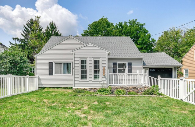3 Mi to Dtwn Syracuse: Home w/Fenced Yard!