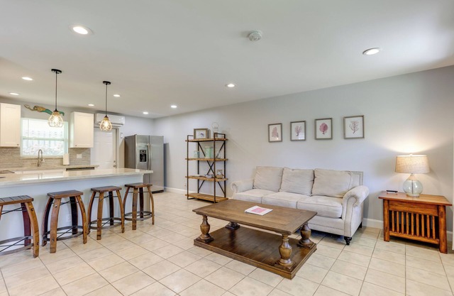 < 3 Mi to Juno Beach: Coastal Townhome w/Patio!
