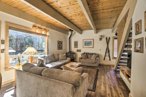 3 Mi to Lake Tahoe Quiet Incline Village Cabin!