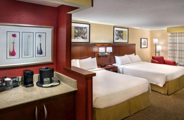 3 Relaxing Units! FREE Parking, Pets Allowed, Close to Burlington Mall!