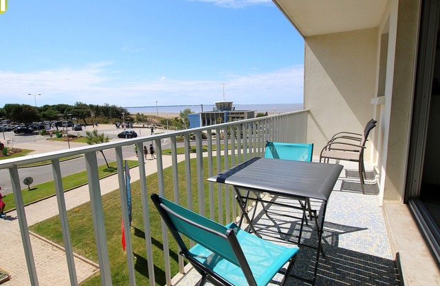 3-room apartment in the center, sleeps 5, parking, beach 70m