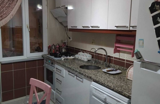 3-room Apartment. Close to park, Hospital, Walkway and transportation