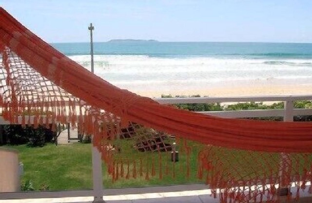 3 SEA-FRONTED Houses - Beach of Mariscal, Bombinhas, SC - HOUSE #2