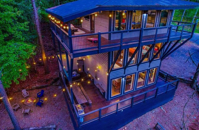 3-Story Treehouse | Views, Pool Table