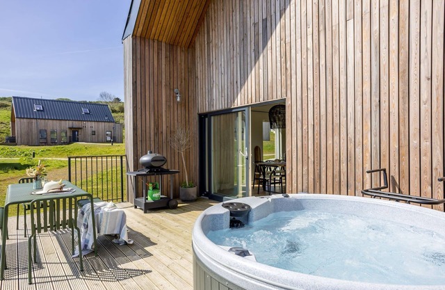 3 The Vista, Willingcott Nr Woolacombe - Hot tub/Pet friendly/On-site pool/EV Charger/Ecohome