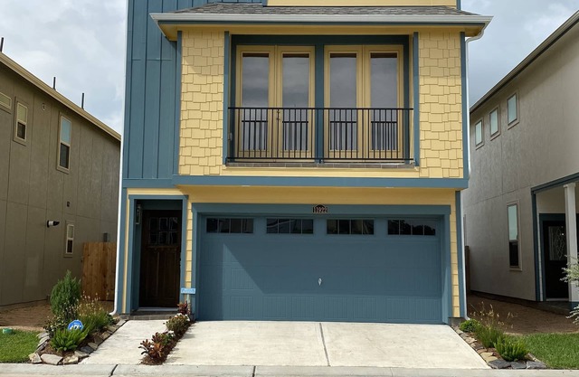 30-Day Minimum Stay - Quiet, Luxury Gated Community - Unit 1