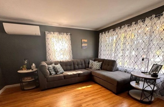 30 Minutes from Baxter State Park. Cozy home located minutes from the ITS trails