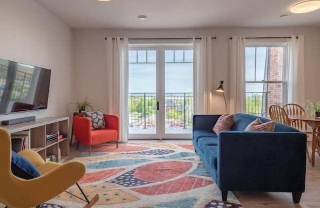 304 - Downtown Luxury Suite with Stunning View and Patio