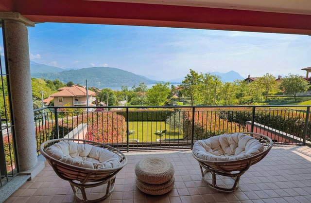 3½-room mid-terraced house with garden, 2 terraces and 2 balconies