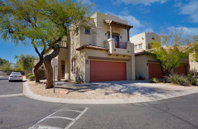 3422 e university 20 · Fantastic 2 Bed Townhome in Central Mesa