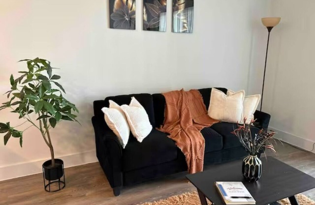 37 Cozy King w Resort Amenities