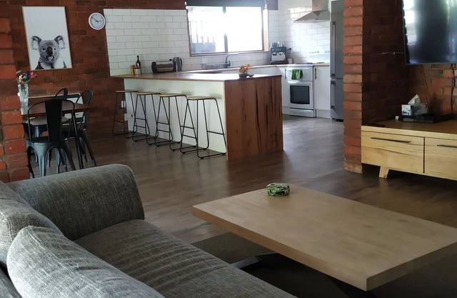 37 Myrtle - Prefect Location to Explore the Alpine Region