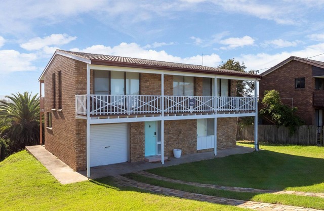 39 Scenic Drive - directly across from the beach!