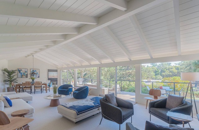 3900 Palm House on Cabrillo - In Golfer's Paradise