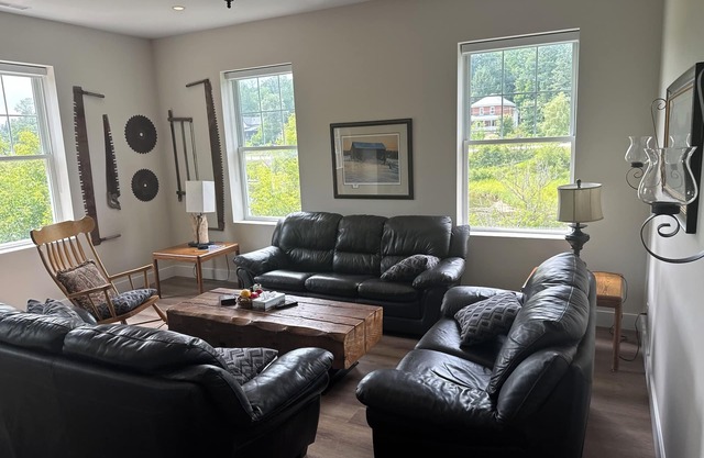 3Bed3.5Bath @ Burk’s Falls's View