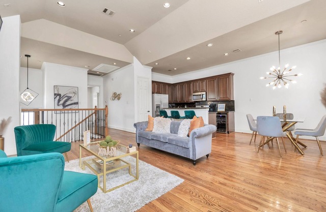 3Bedroom 3Bath Lavish Townhome In The Galleria Area With Private Pool