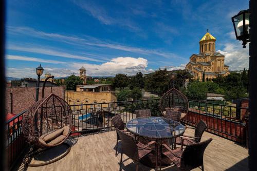3BR apt w huge terrace & magnificent views