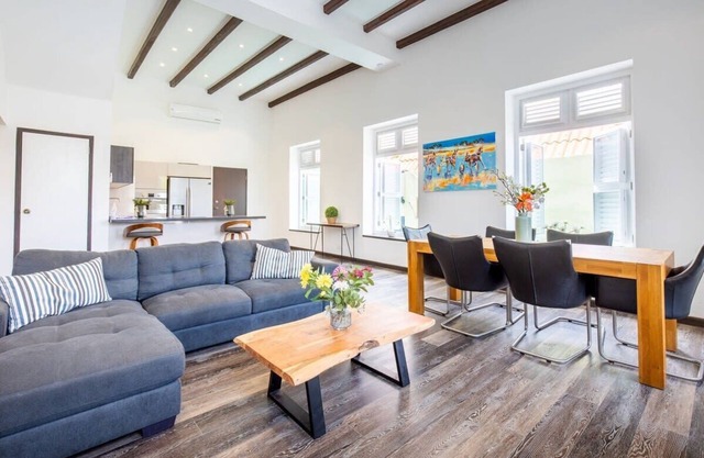 3BR Duplex with City Views in Heart of Willemstad