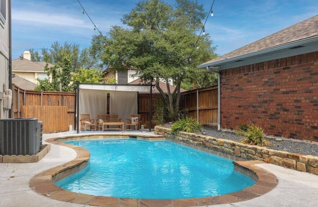 3BR Home with Pool & Garage