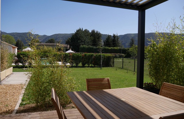 4* apartment facing the Luberon