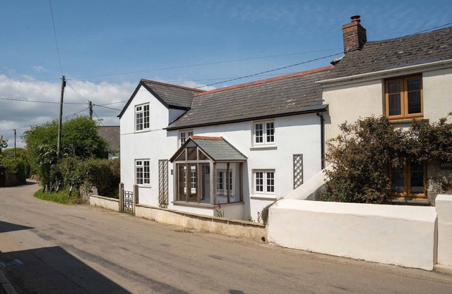 4-Bed Cottage in the Lizard - Pet Friendly