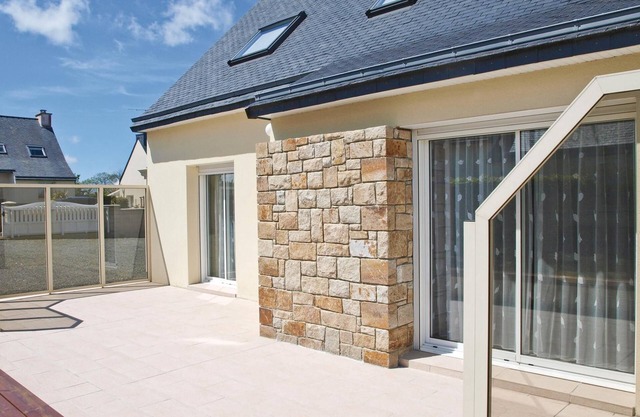 4 bedroom accommodation in Saint Quay Perros