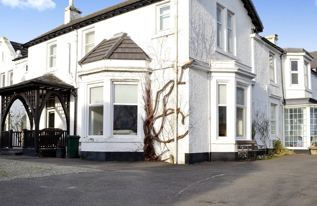 4 bedroom accommodation in Dunoon