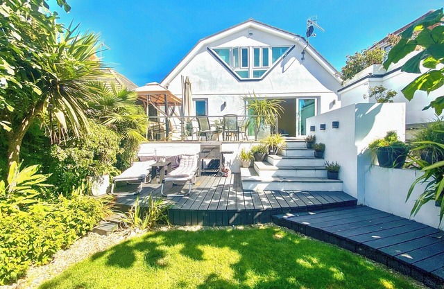 4 bedroom accommodation in Poole