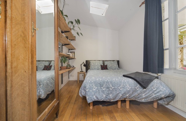 4-bedroom apartment in stunning Paris neighborhood direct train from airport