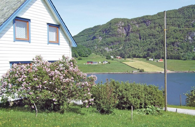 4 bedroom beautiful home in Sørbøvåg