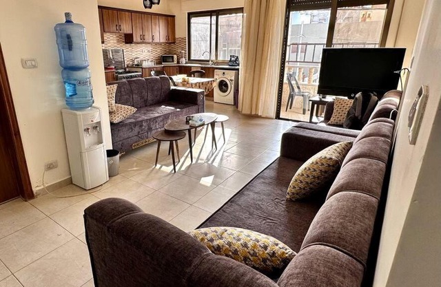 4 Bedroom Flat in Madaba with AC