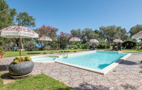 4 Bedroom Gorgeous Home In Acquedolci