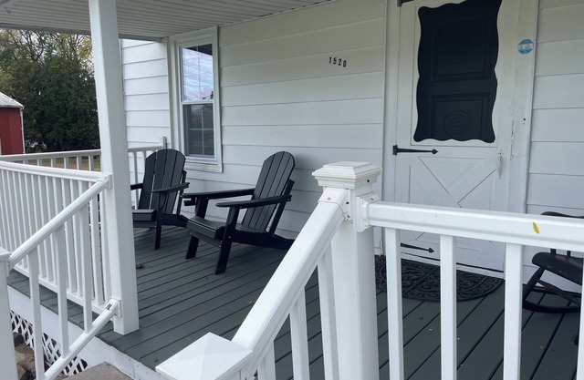 4-bedroom house in enjoyable Avon with WiFi, AC