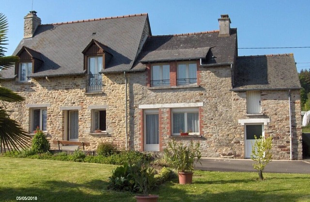4 bedroom house in a quiet countryside Rennes
